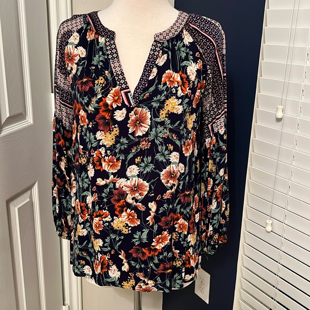 EUC Jodifl Floral Top - Picture 1 of 6